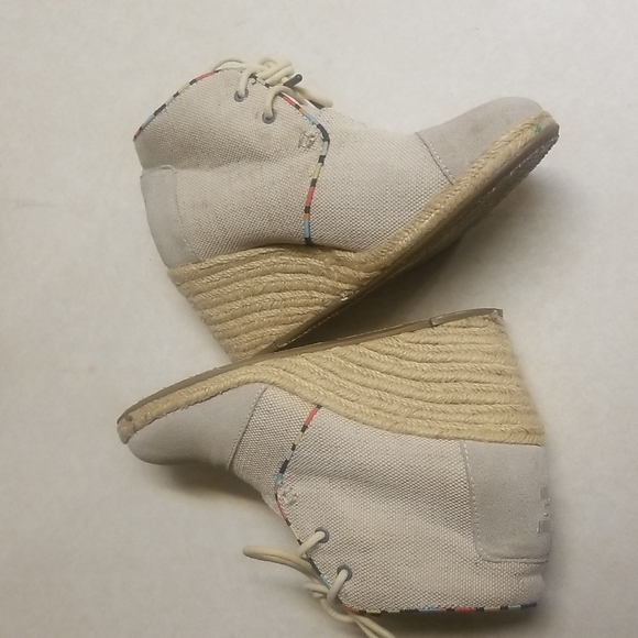 Toms Booties size 6 - Picture 3 of 8